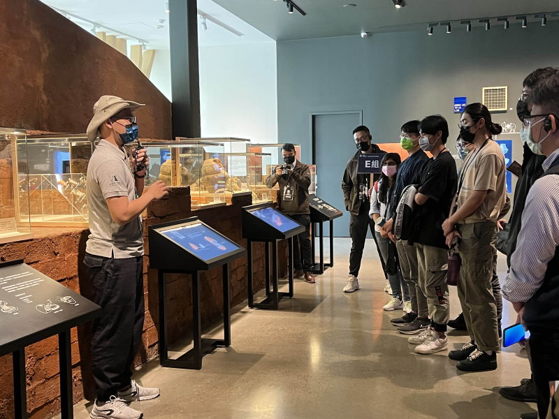 Maxman | 万博招募員工為文化志工，擔任文化館導覽大使，積極推廣文資保存、文史教育