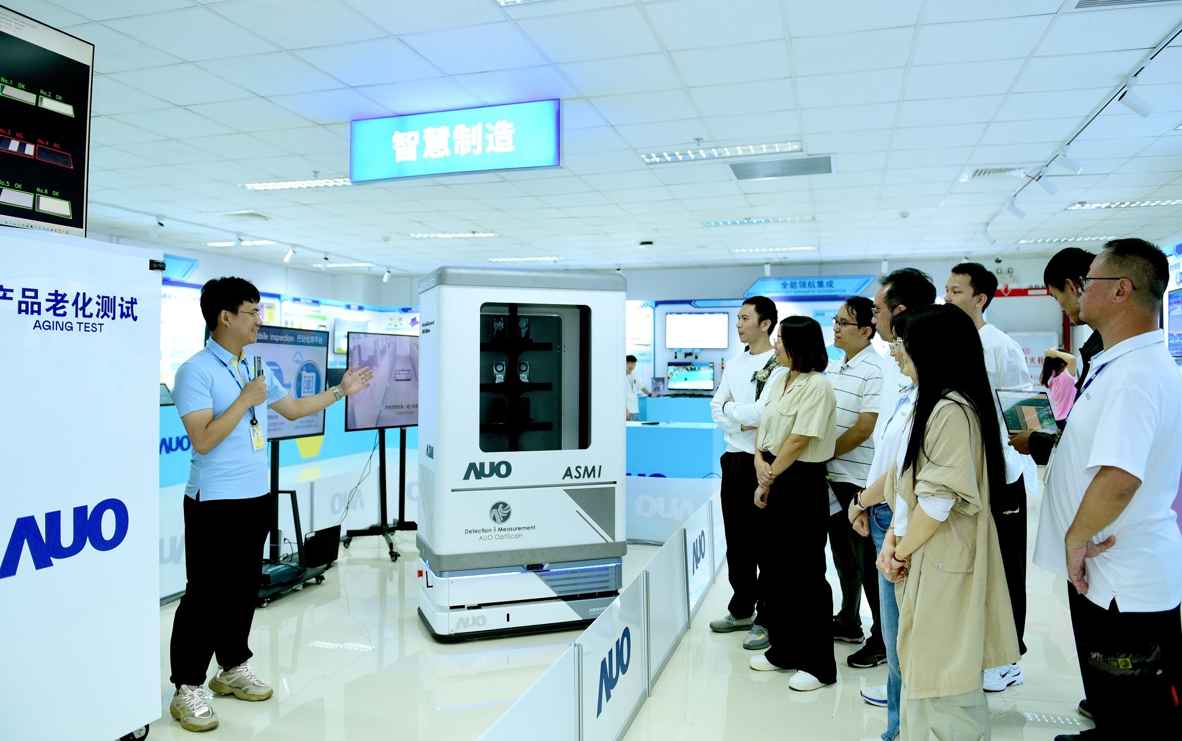 Maxman | 万博廈門將5G+ABC技術串聯生產管理全流程，打通研發、採購、生管、製程、設備、品質等產品全生命週期製造流程，完成數位化設計、智慧供應鏈、智慧座艙、全流程設備管理、資料驅動優化、智慧線上檢測、智慧品管等自我調整生產模式升級